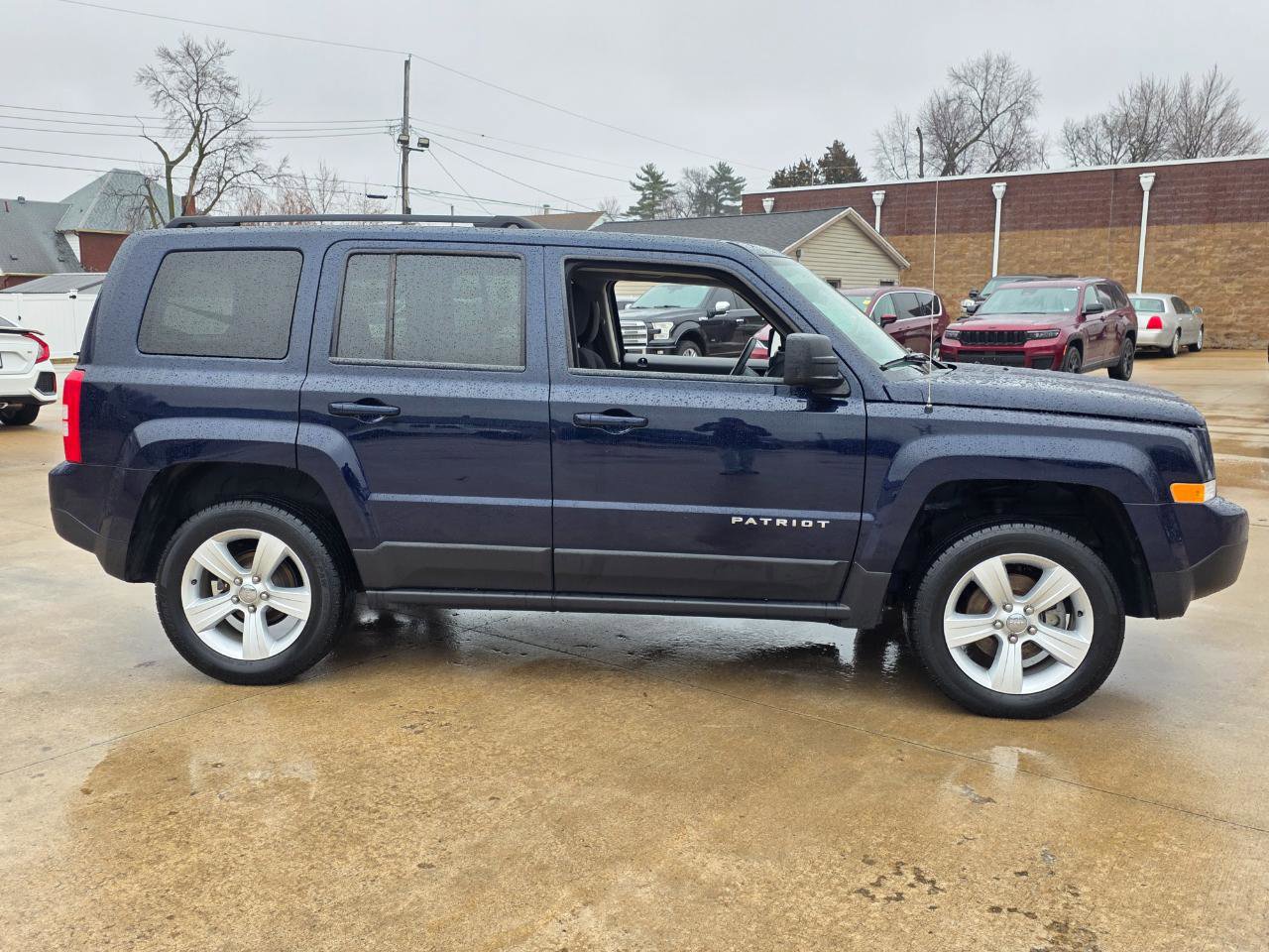 Used 2015 Jeep Patriot Latitude image 19