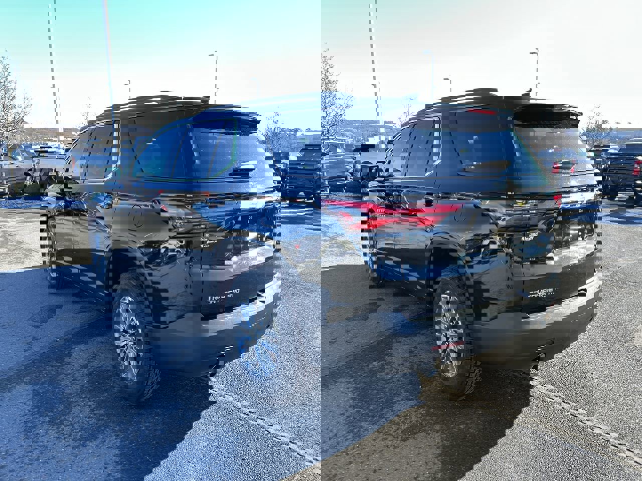 Used 2023 Chevrolet Traverse LT image 5