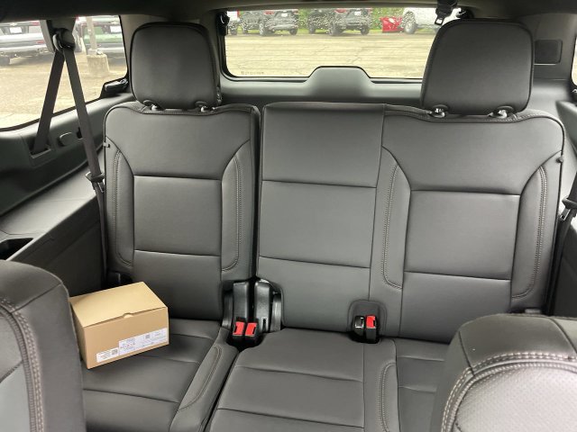 New 2026 Chevrolet Suburban High Country AWD/4WD image 24