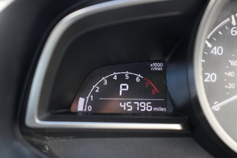 Used 2017 MAZDA MAZDA3 Touring FWD image 7