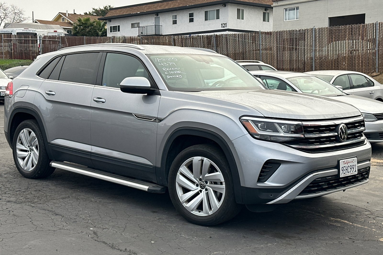 Used 2023 Volkswagen Atlas Cross Sport SE image 2