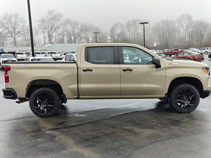 Used 2022 Chevrolet Silverado 1500 Custom Trail Boss w/ LPO, Dark Essentials Package image 4