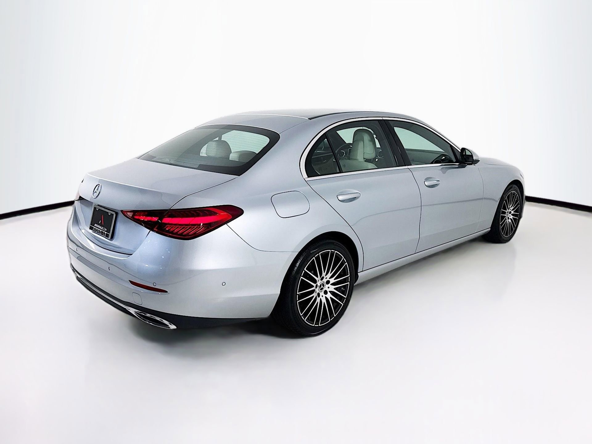 Used 2025 Mercedes-Benz C 300 Sedan image 8