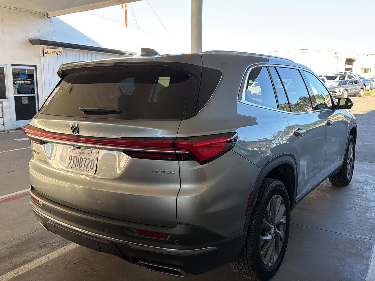 Used 2025 Buick Enclave Preferred image 4