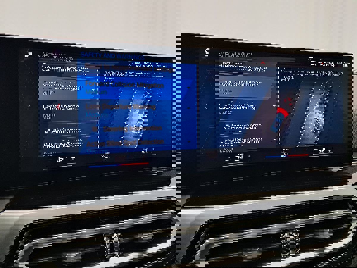 Used 2024 BMW M2 w/ Lighting Package image 26