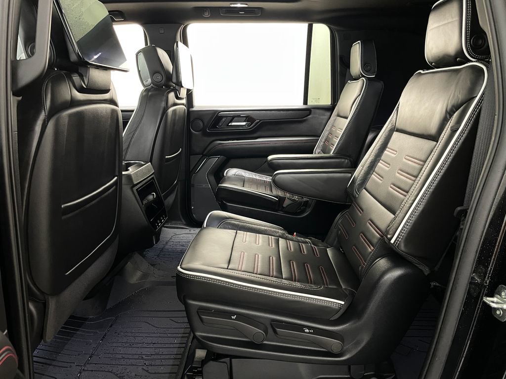 Used 2026 GMC Yukon XL AT4 Ultimate w/ LPO, Floor Liner Package AWD/4WD image 17