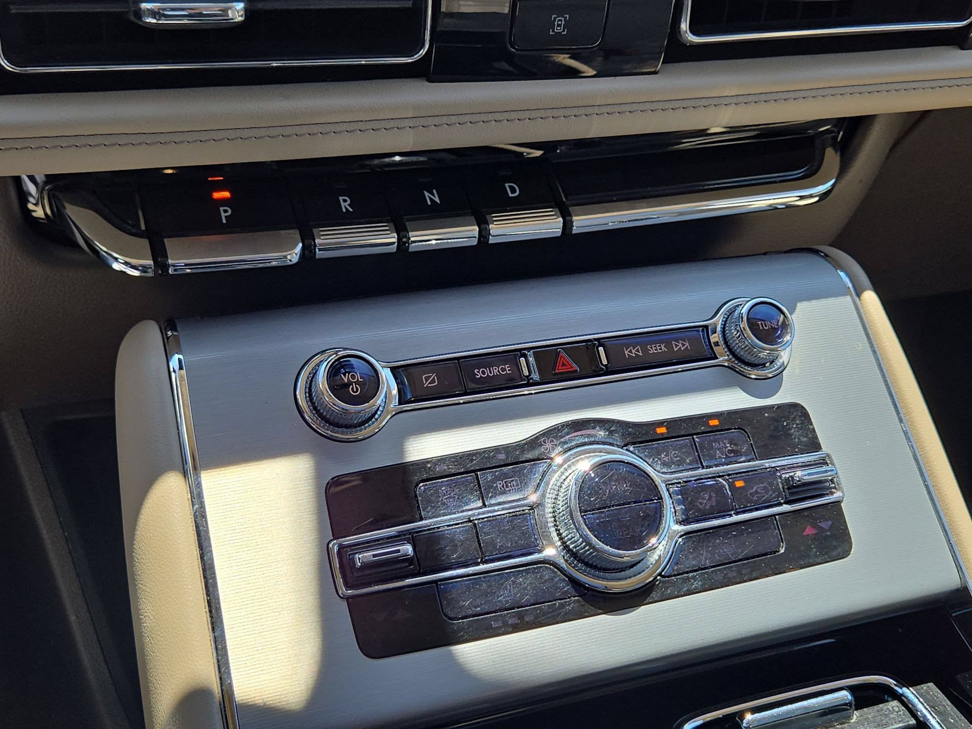 Used 2023 Lincoln Aviator 2WD w/ Premium Package image 19