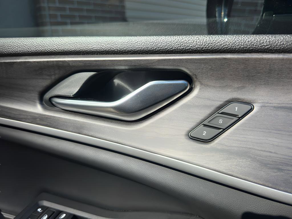 Used 2023 Jeep Grand Cherokee Limited w/ Black Appearance Package image 20