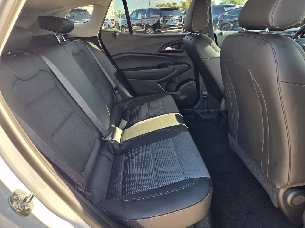 Used 2025 Chevrolet Trax LT w/ Driver Confidence Package FWD image 14