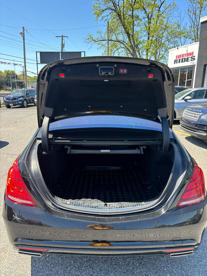 Used 2015 Mercedes-Benz S 550 4MATIC Sedan w/ Sport Package image 6