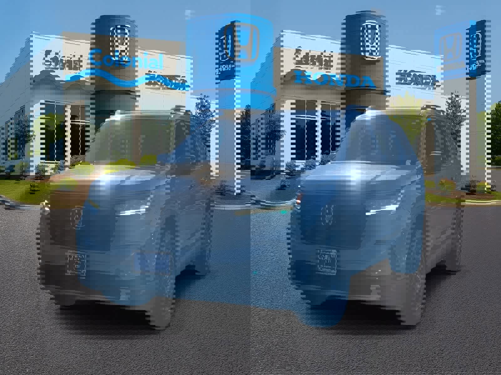 Used 2025 Honda Pilot TrailSport image 2