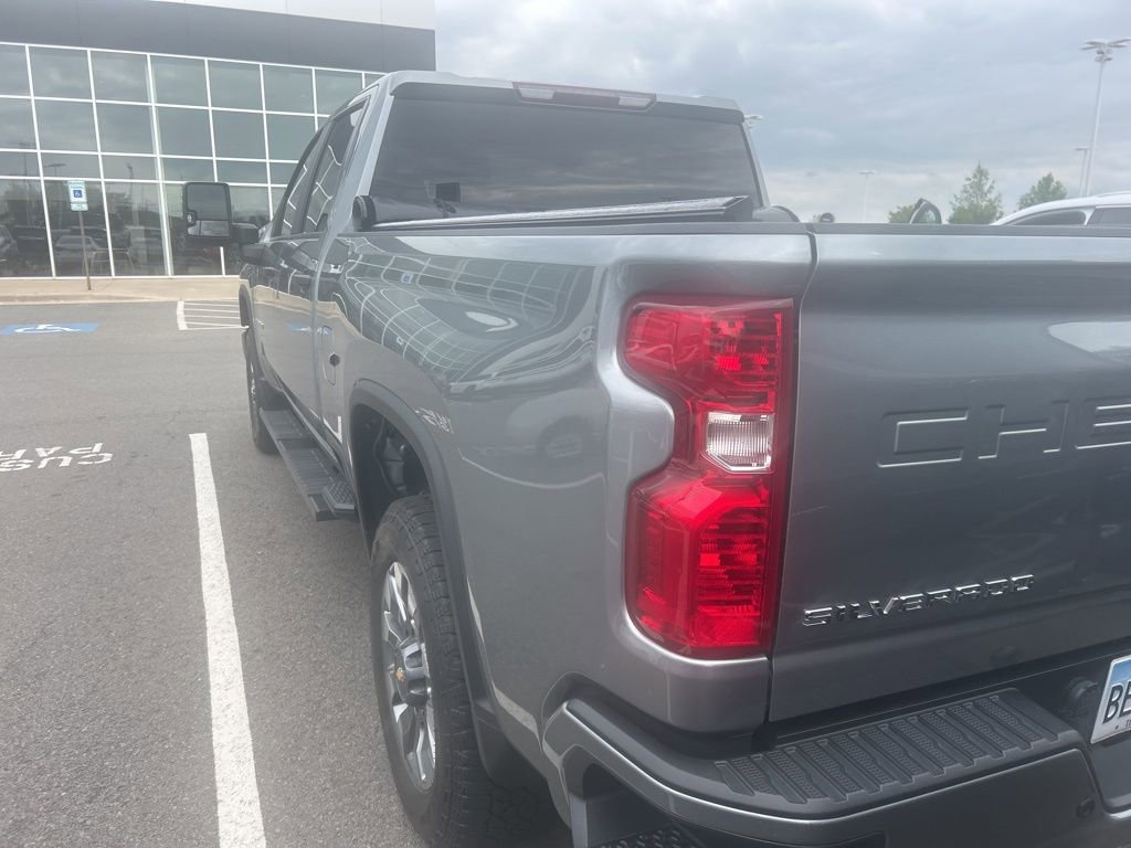 Used 2024 Chevrolet Silverado 2500 Custom w/ Custom Value Package image 8