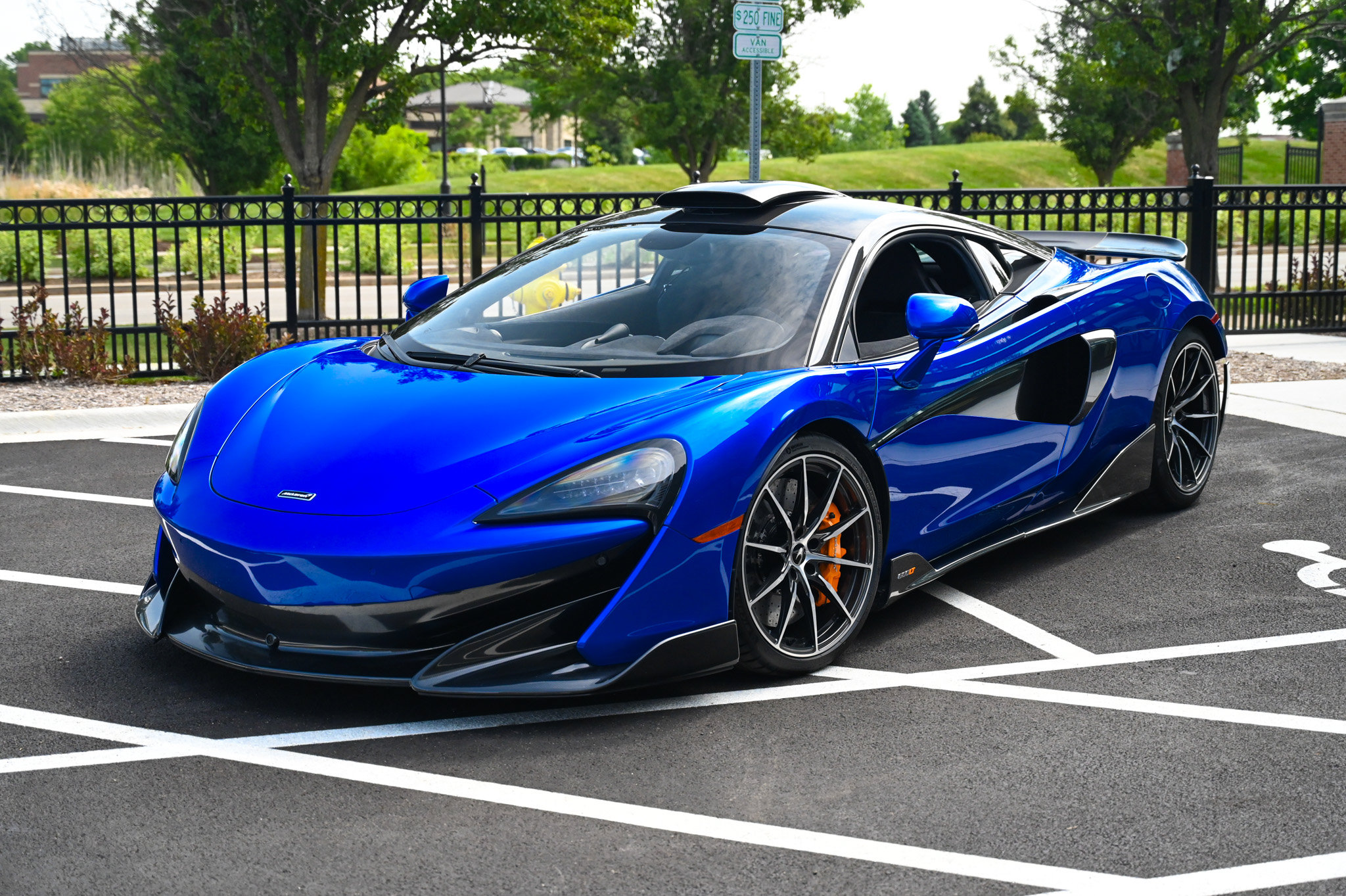 Used 2019 McLaren 600LT RWD image 17