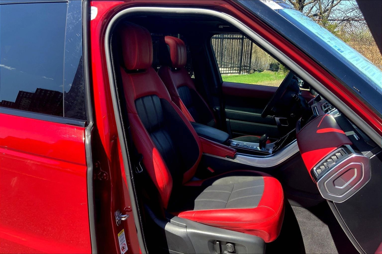 Used 2022 Land Rover Range Rover Sport HST image 8