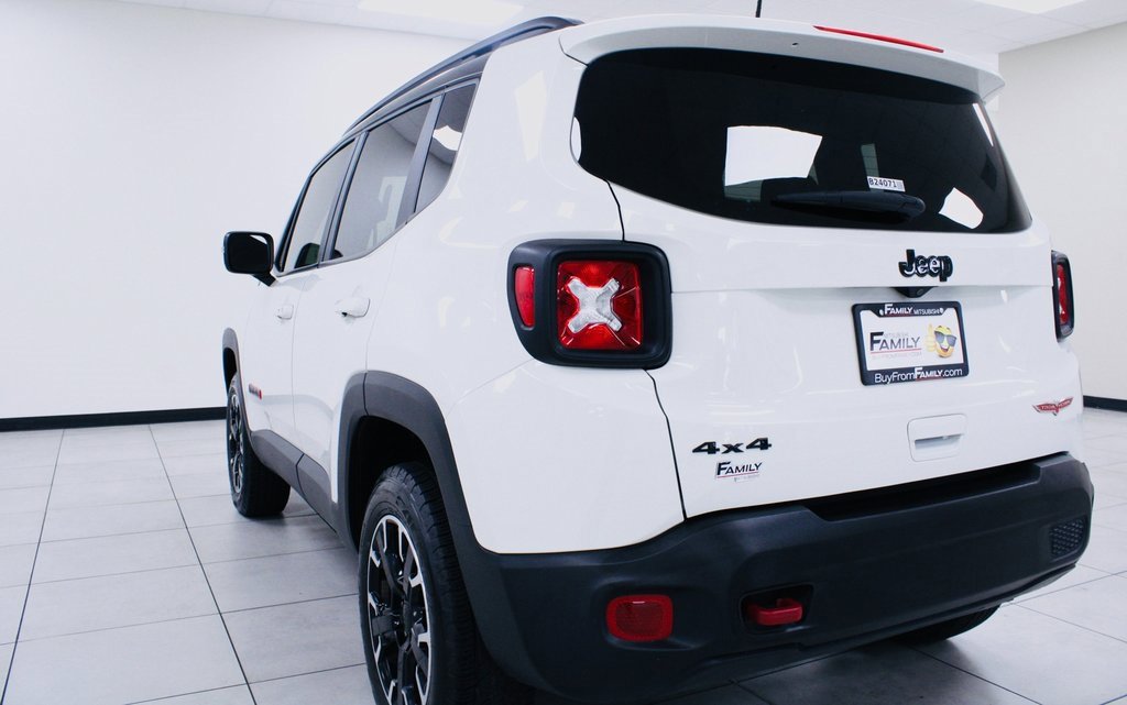 Used 2023 Jeep Renegade Trailhawk image 3