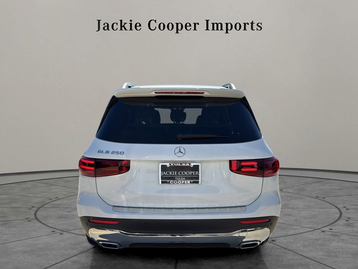 New 2026 Mercedes-Benz GLB 250 image 4