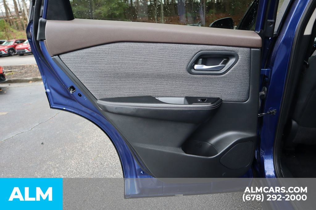Used 2023 Nissan Rogue SV image 19