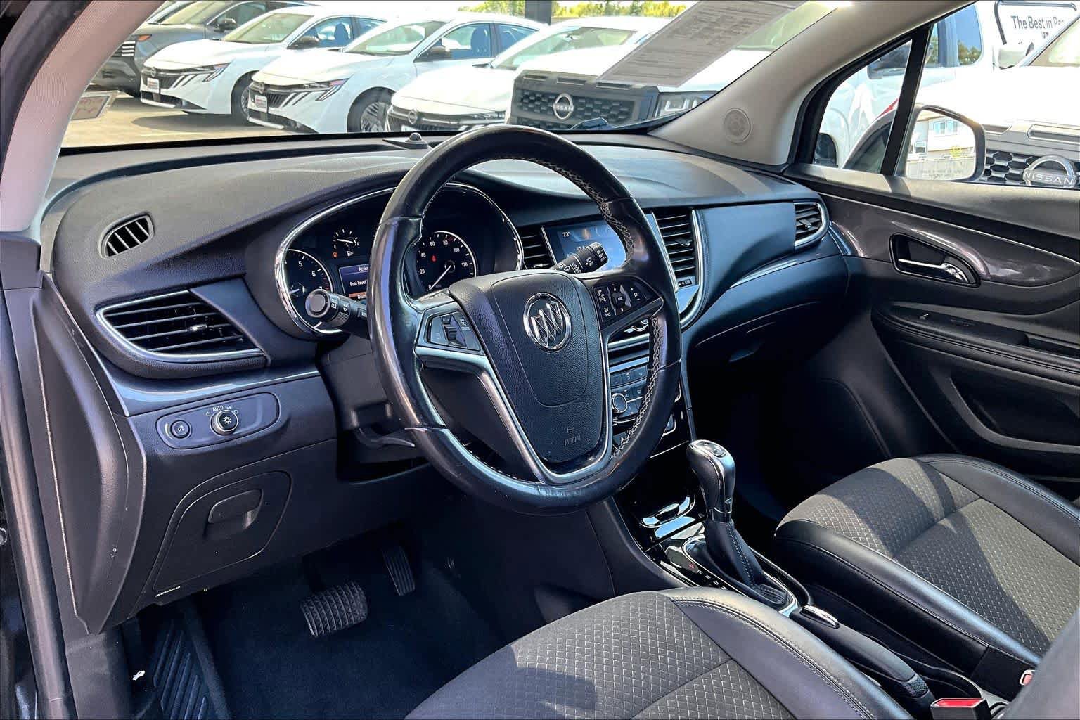 Used 2020 Buick Encore Preferred image 17