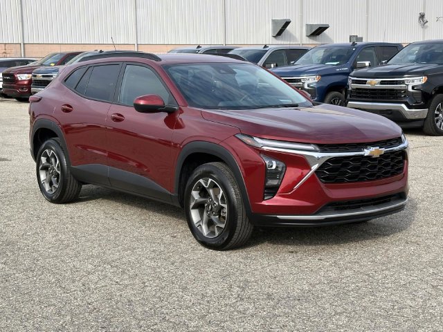 Certified 2024 Chevrolet Trax LT w/ Driver Confidence Package FWD image 9