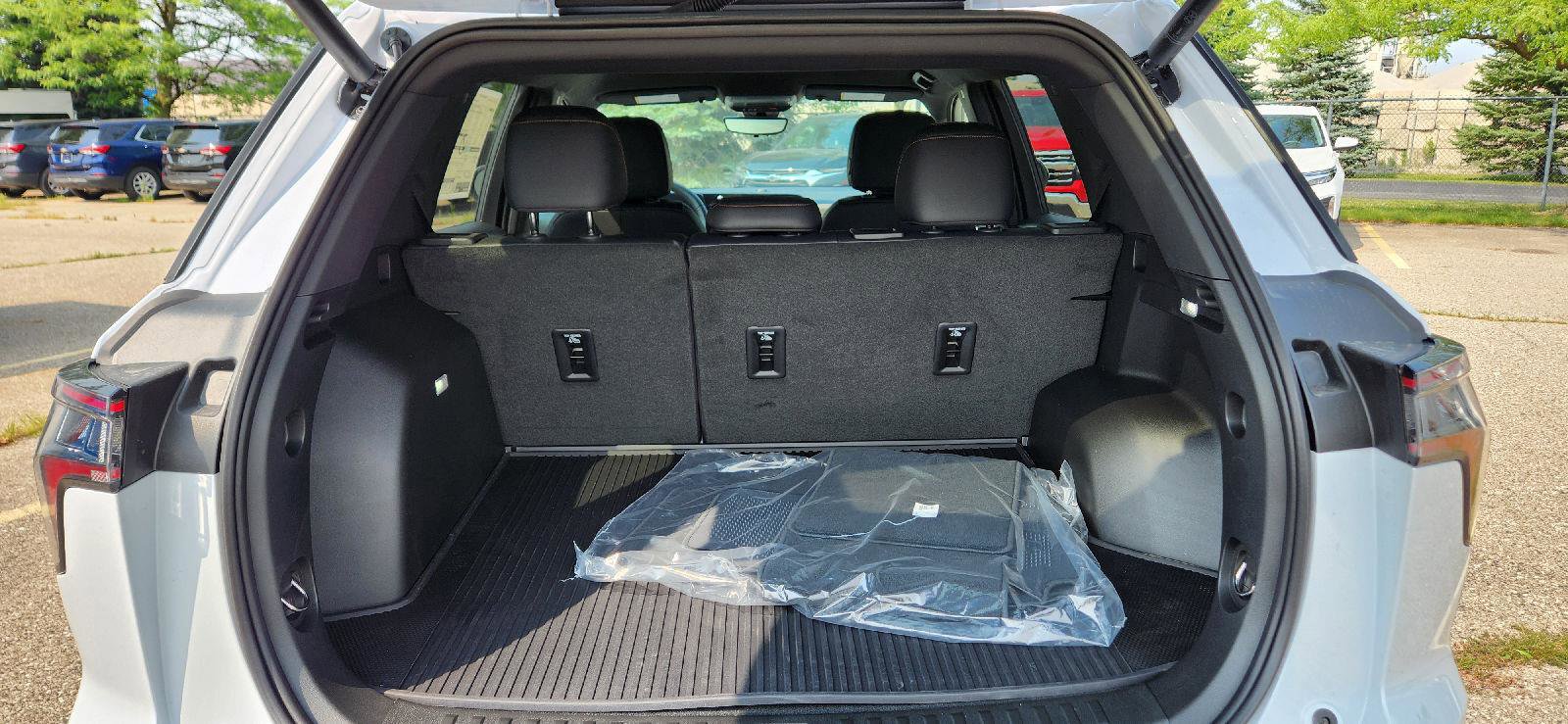 New 2026 Chevrolet Equinox ACTIV w/ Safety and Technology Package image 6