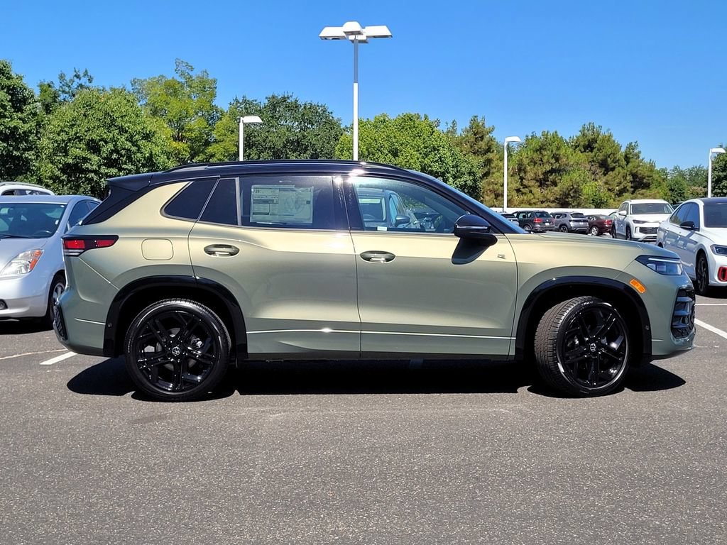 New 2026 Volkswagen Tiguan SE R-Line FWD image 4