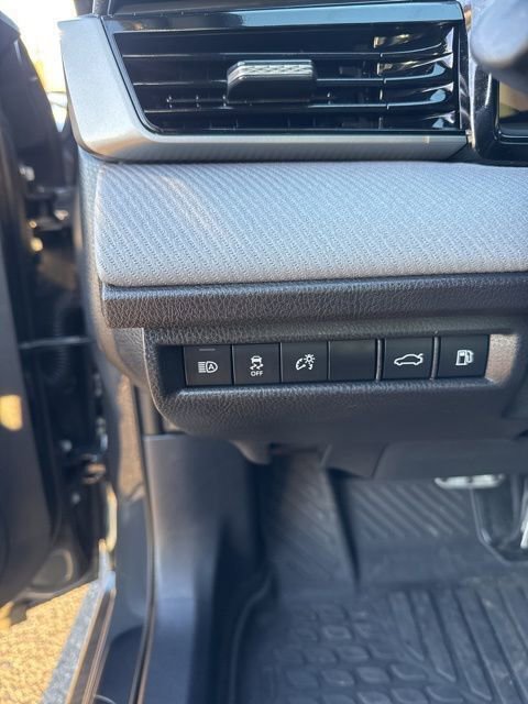 Used 2025 Toyota Camry SE w/ Convenience Package image 20