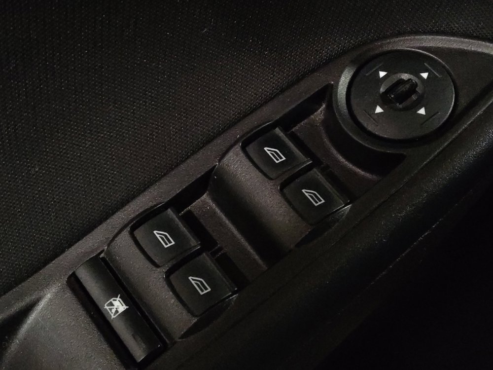 Used 2016 Ford Focus SE w/ SE Sport Package image 27