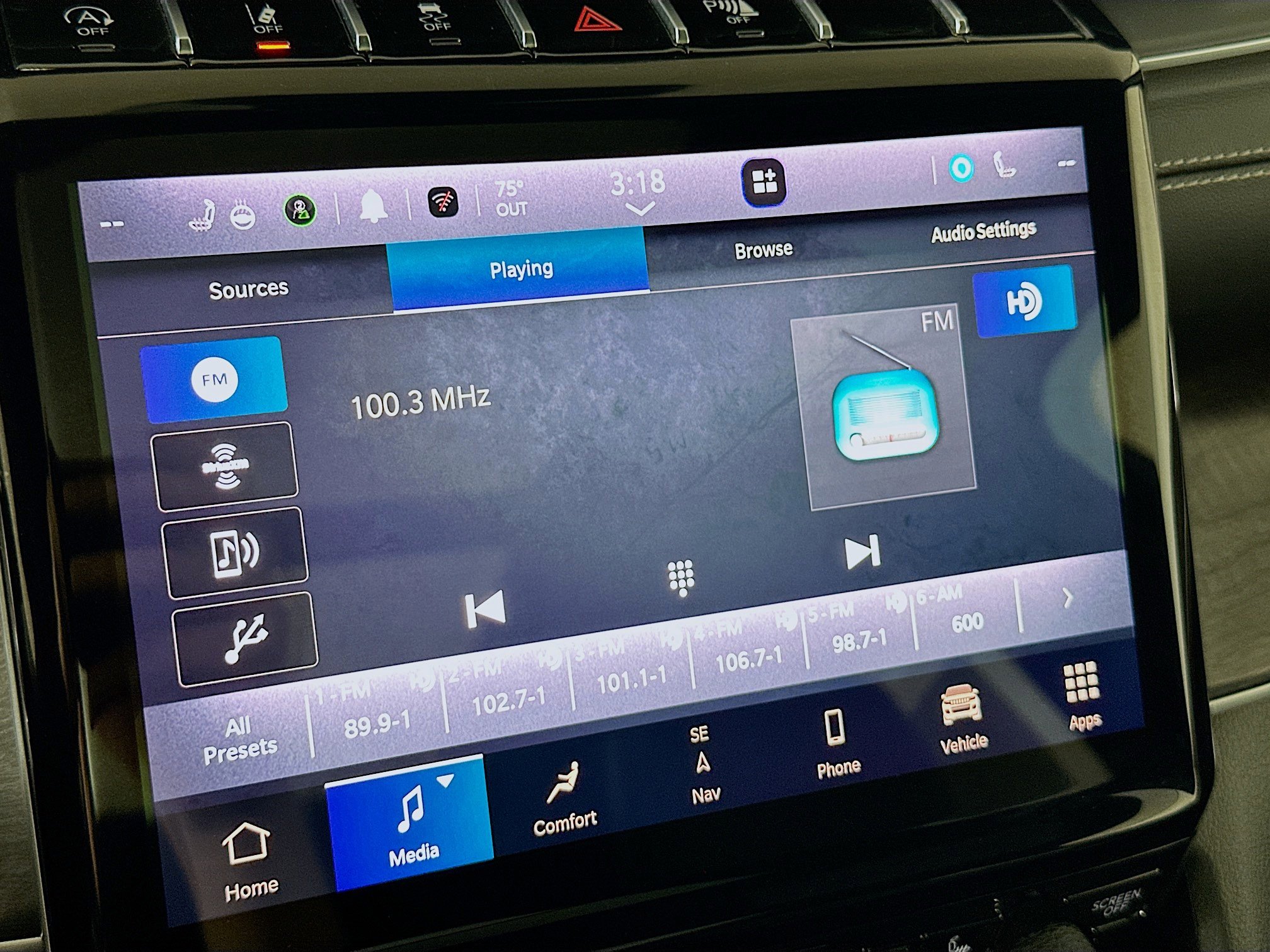 Used 2024 Jeep Grand Cherokee L Limited w/ Luxury Tech Group II image 19