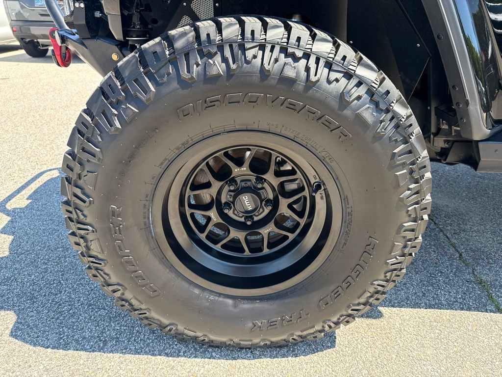 Used 2025 Jeep Wrangler Unlimited Rubicon AWD/4WD image 12