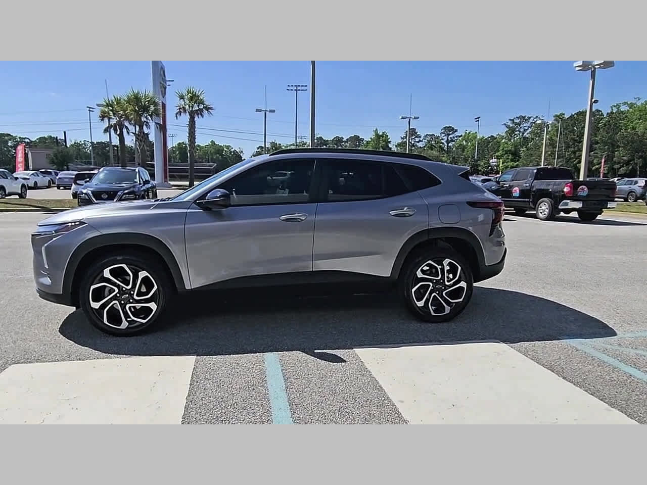 Used 2025 Chevrolet Trax RS w/ Driver Confidence Package FWD image 24