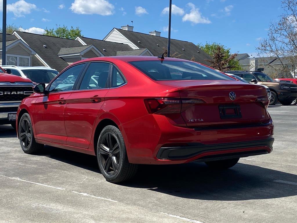 Certified 2023 Volkswagen Jetta SE w/ Panoramic Sunroof Package image 4