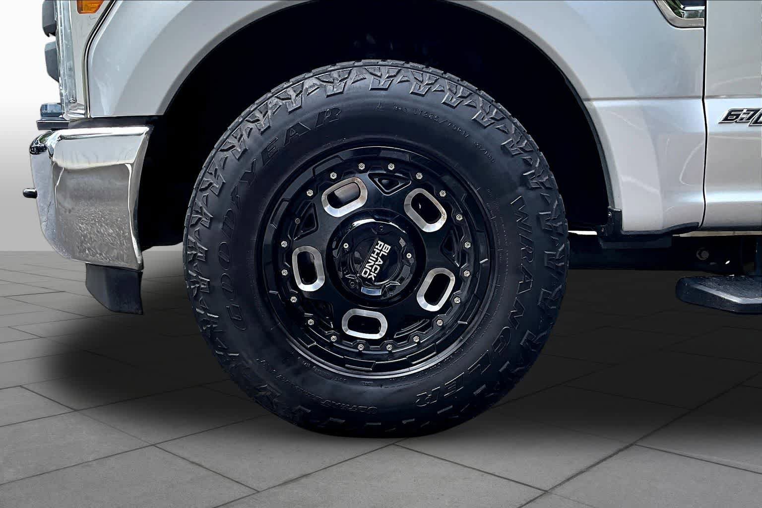 Used 2017 Ford F350 XL w/ Power Equipment Group RWD image 11