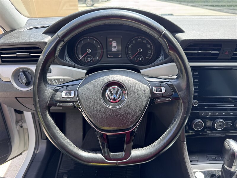 Used 2020 Volkswagen Passat 2.0T SE FWD image 9