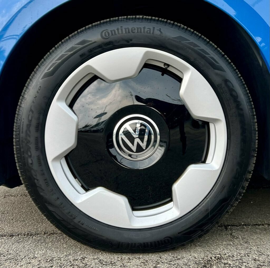 Used 2025 Volkswagen ID. Buzz Pro S RWD image 33