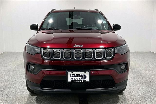 Used 2022 Jeep Compass Latitude image 2