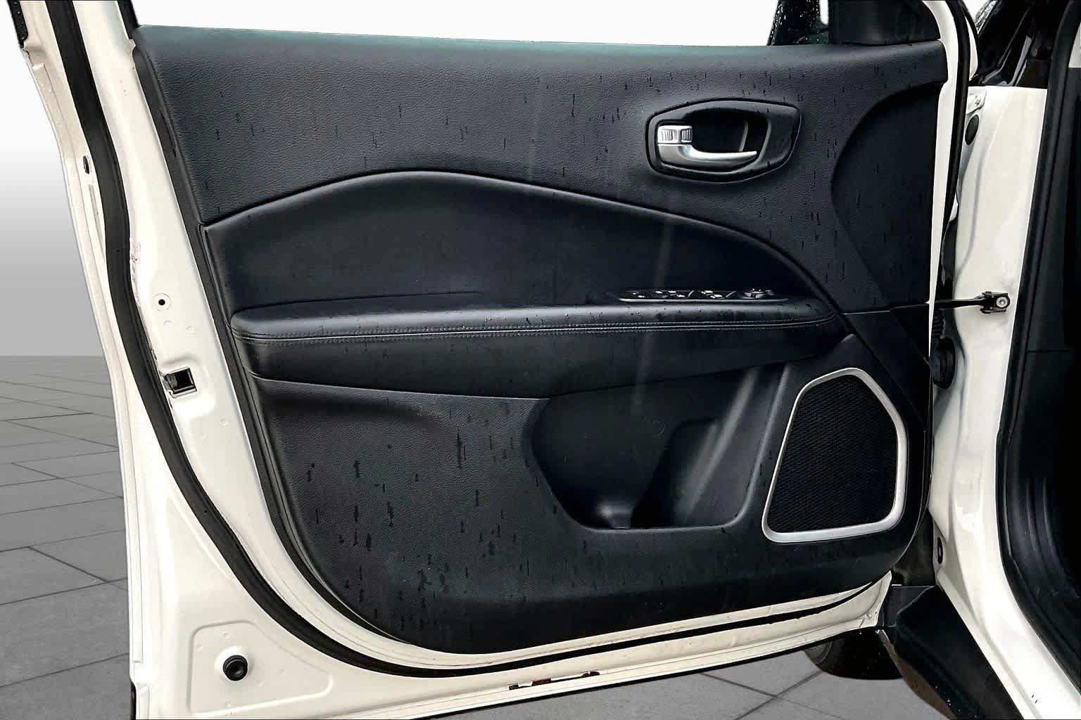 Used 2021 Jeep Compass Latitude FWD image 21