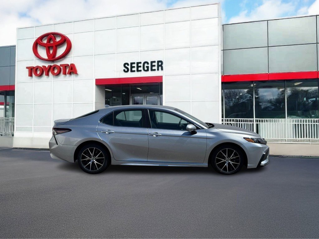 Certified 2023 Toyota Camry SE image 2