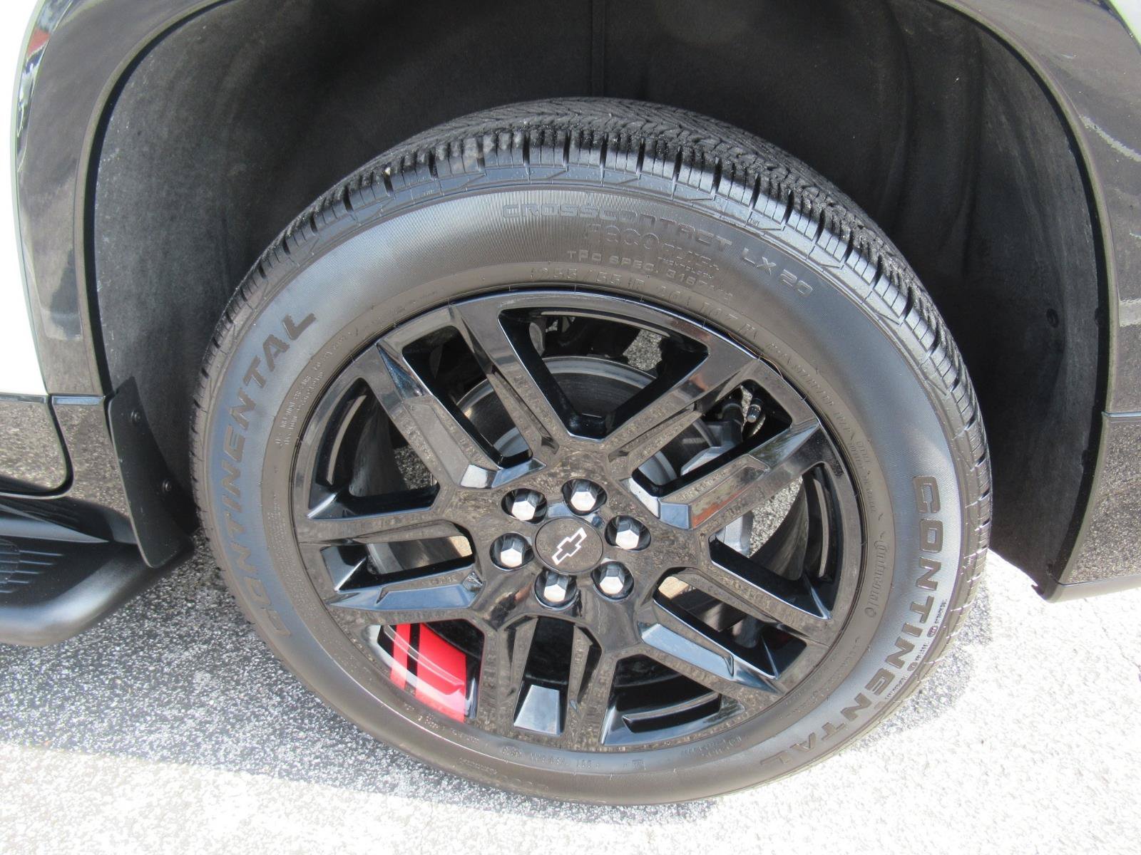 Used 2023 Chevrolet Traverse Premier w/ Redline Edition FWD image 9