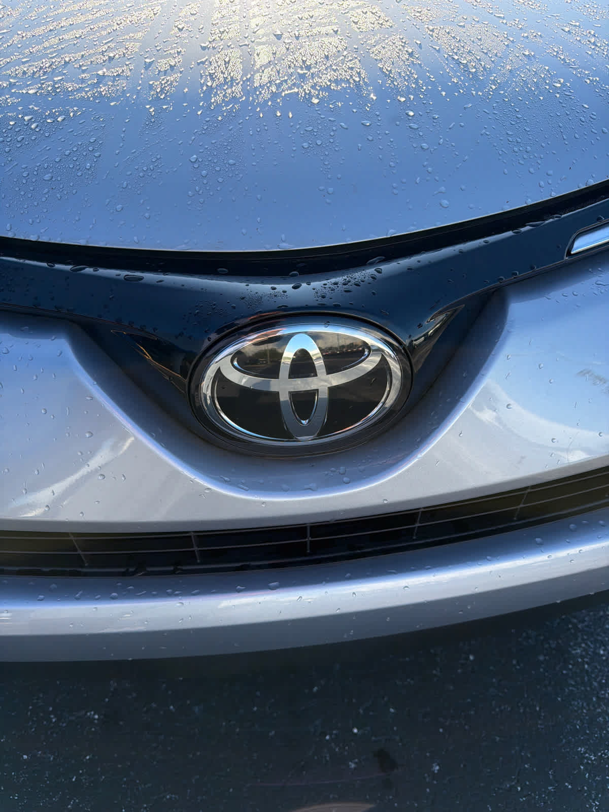 Used 2018 Toyota RAV4 XLE w/ Plus Extra Value Package AWD/4WD image 8