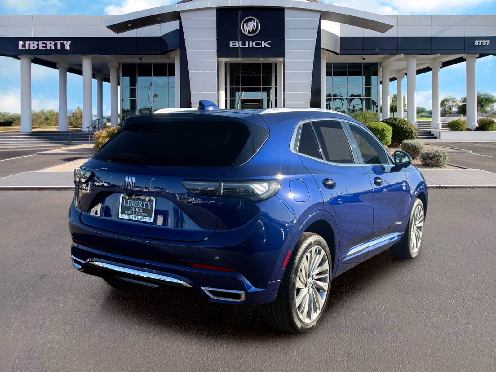Used 2025 Buick Envision Avenir AWD/4WD image 3