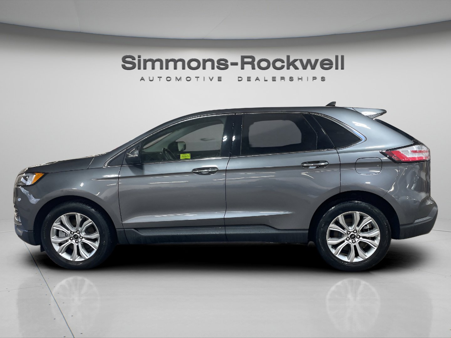 Used 2024 Ford Edge Titanium image 8