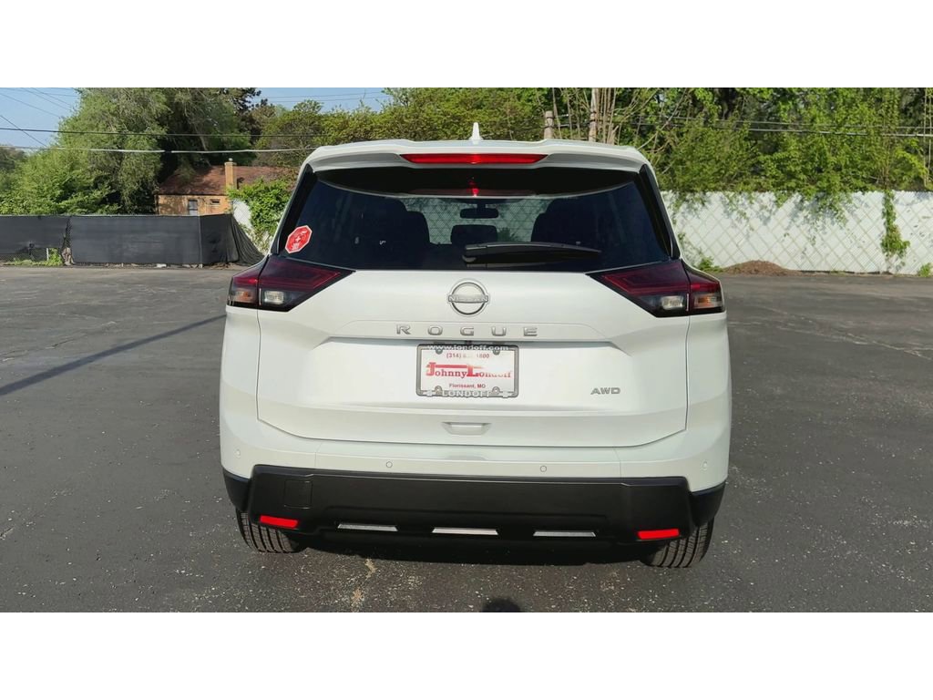 Used 2025 Nissan Rogue SV AWD/4WD image 7