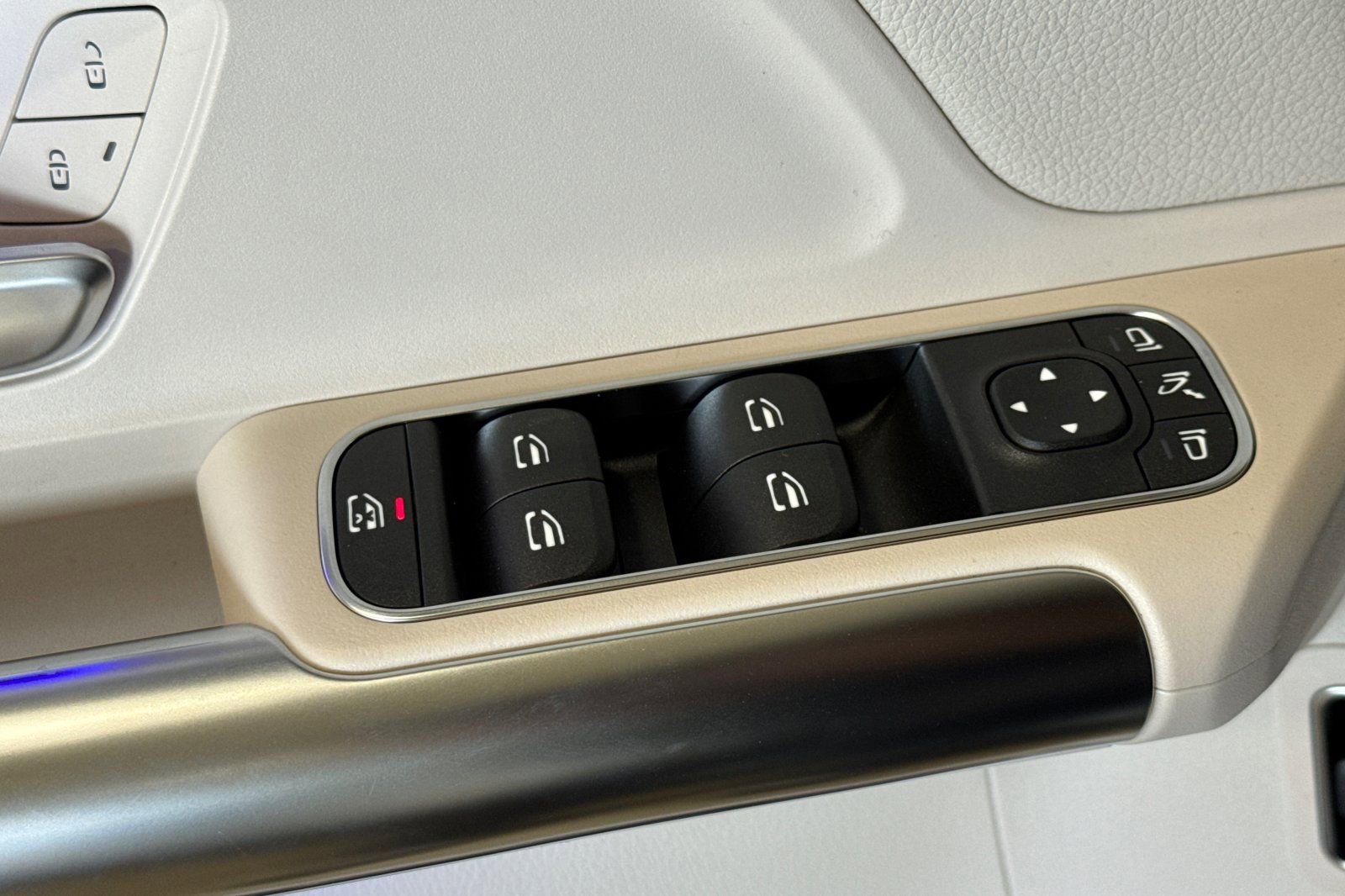 New 2025 Mercedes-Benz GLA 250 image 13