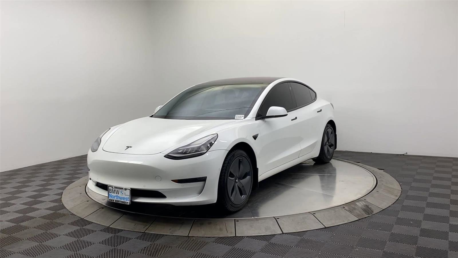 Used 2017 Tesla Model 3 Standard Range image 2