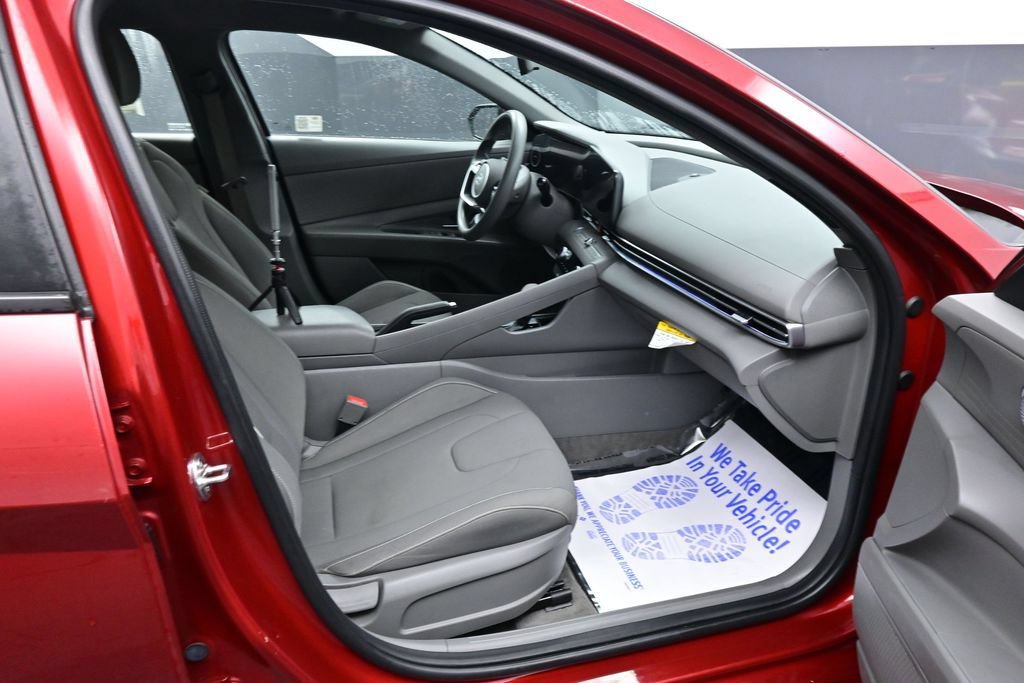 Used 2024 Hyundai Elantra SEL FWD image 19