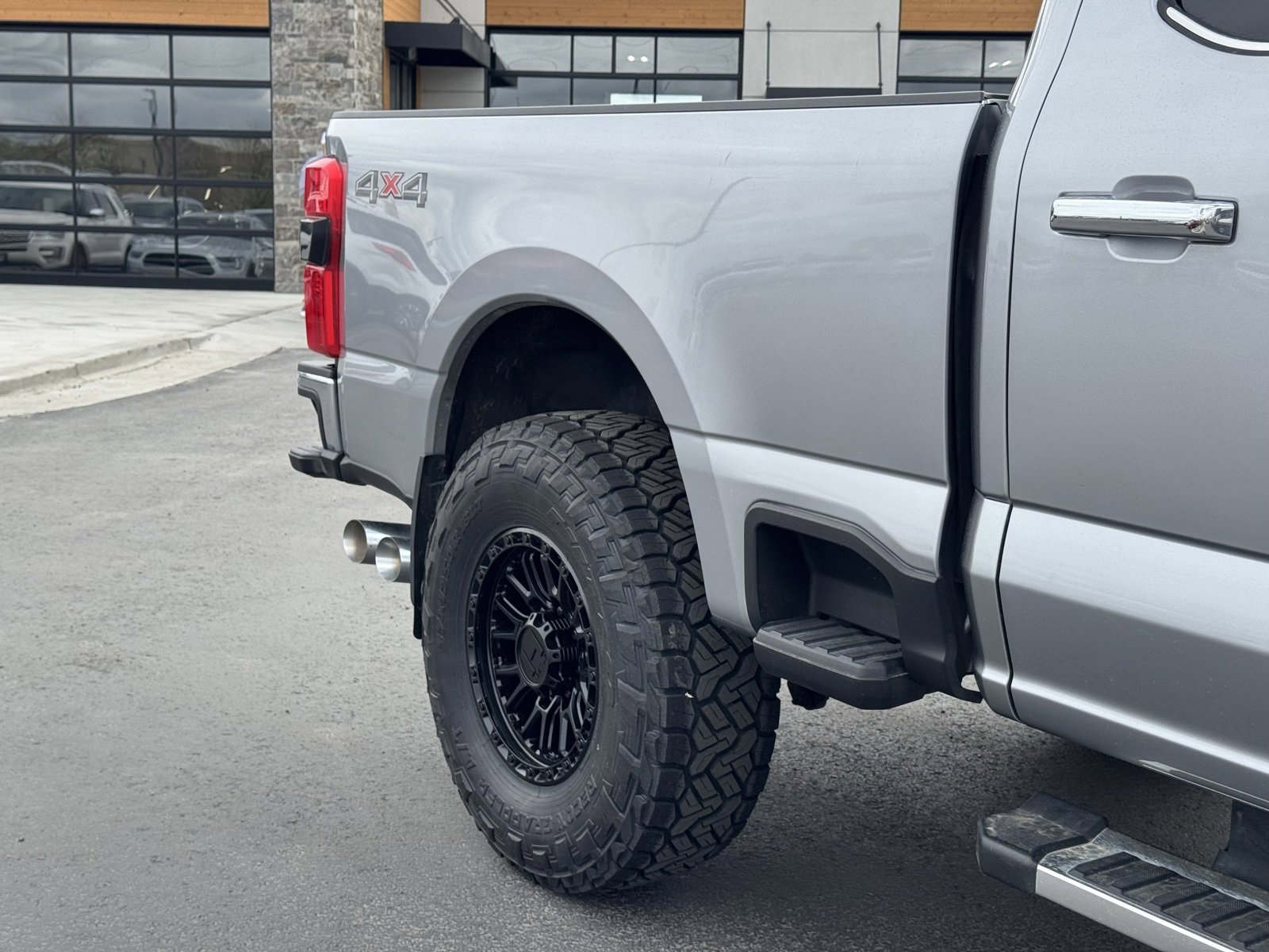 Used 2023 Ford F350 Lariat image 6