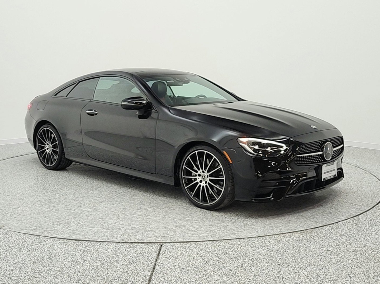 Used 2022 Mercedes-Benz E 450 Coupe image 3