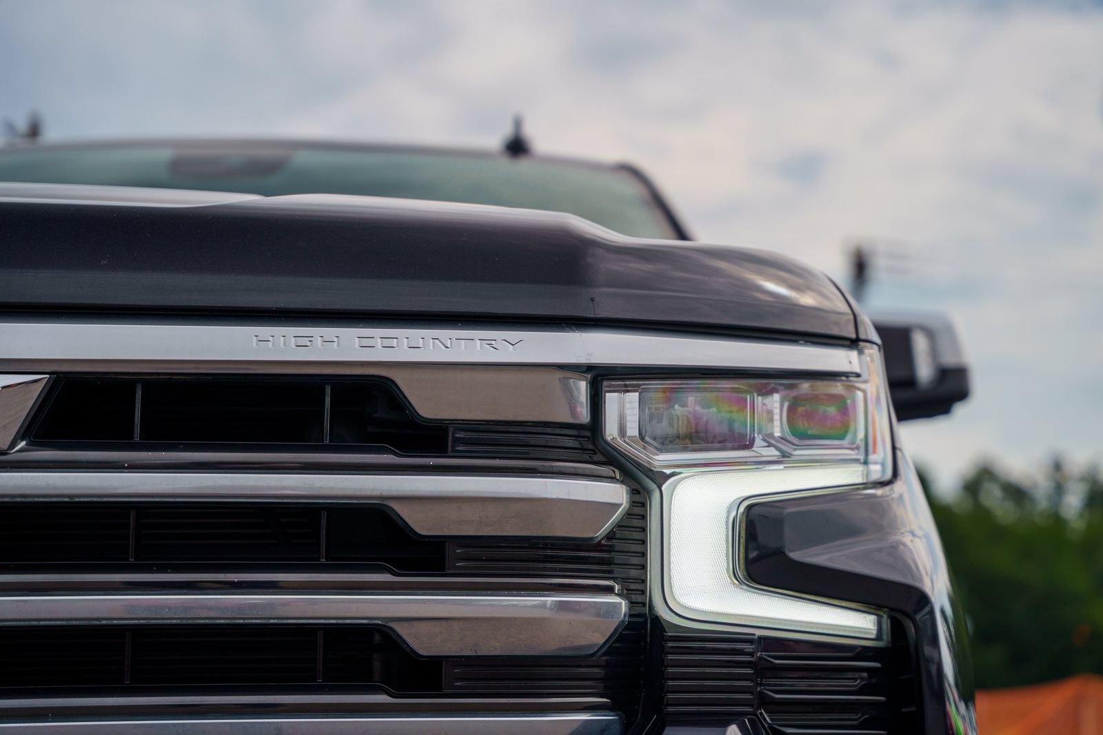Used 2024 Chevrolet Silverado 1500 High Country w/ Technology Package AWD/4WD image 3
