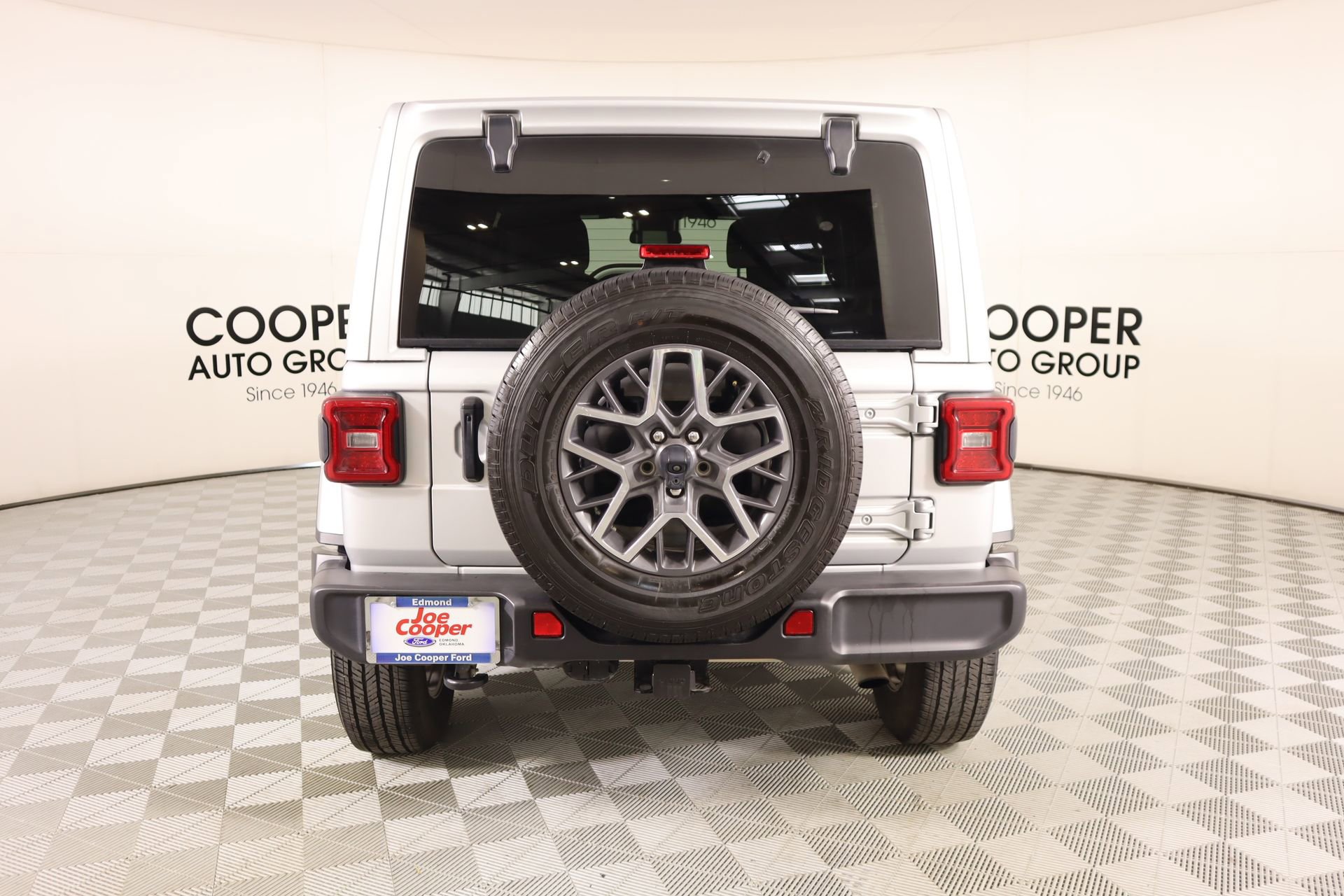 Used 2024 Jeep Wrangler Sahara AWD/4WD image 21