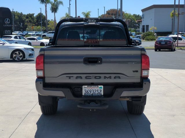 Used 2019 Toyota Tacoma TRD Sport w/ Technology Package AWD/4WD image 11